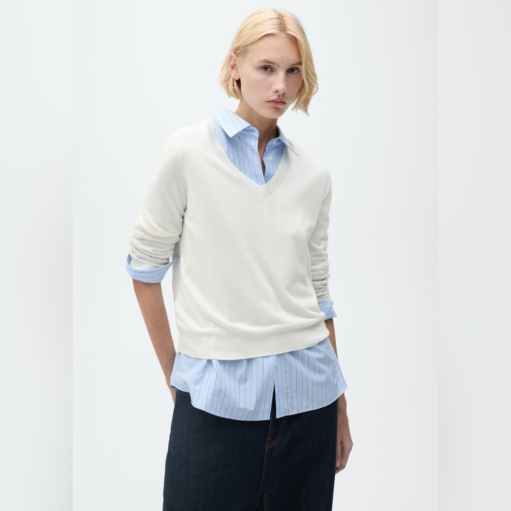 Mango Cream V-Neck Sweater NWT